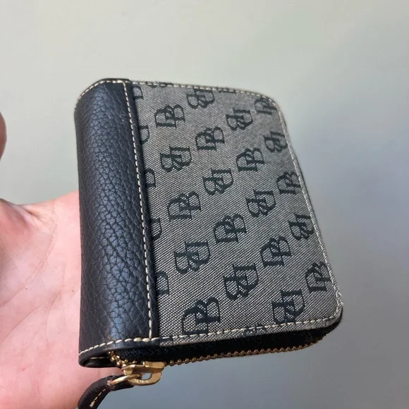 Dooney & Bourke Vintage Signature Logo Zip around wallet - Picture 10 of 16